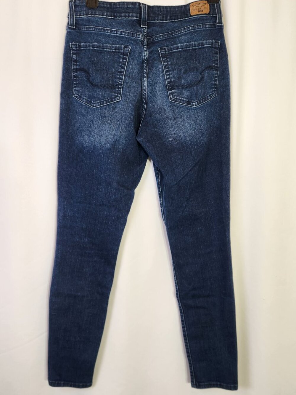 Signature by Levi Strauss Totally Shaping Skinny Jeans Size 6M W28 L30 Blue - Picture 7 of 15